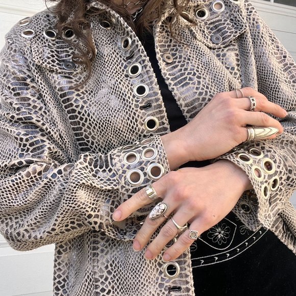 Reworked Snakeskin Printed Silver Grommet Studded Lightweight Jacket - Size 8P - Picture 5 of 6